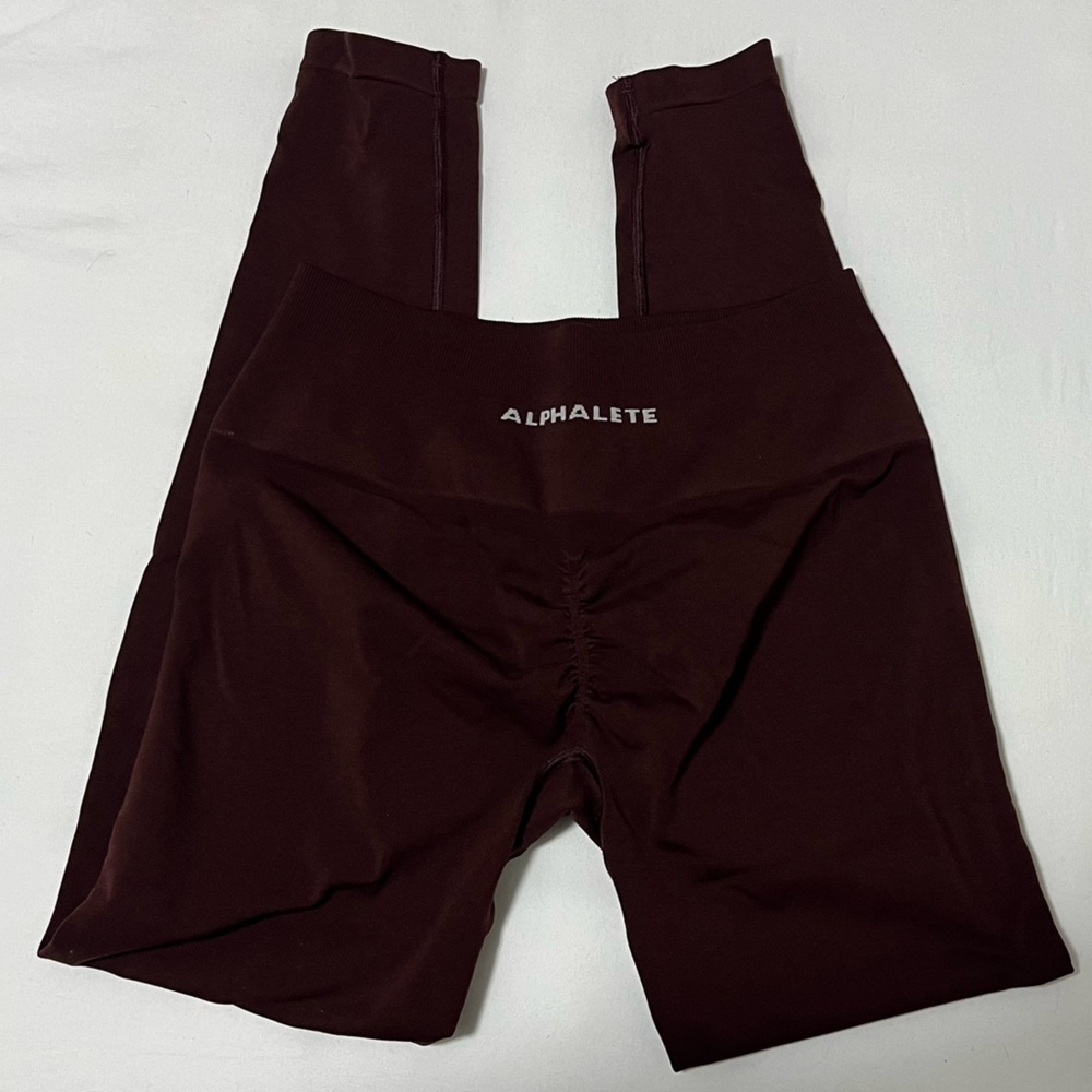ALPHALETE  “Sangria” leggings